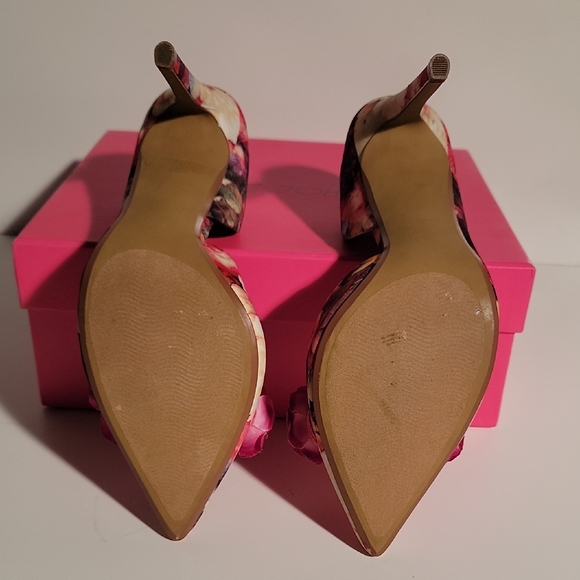 Betsey Johnson Floral Heels - Pink and White - Picture 5 of 10
